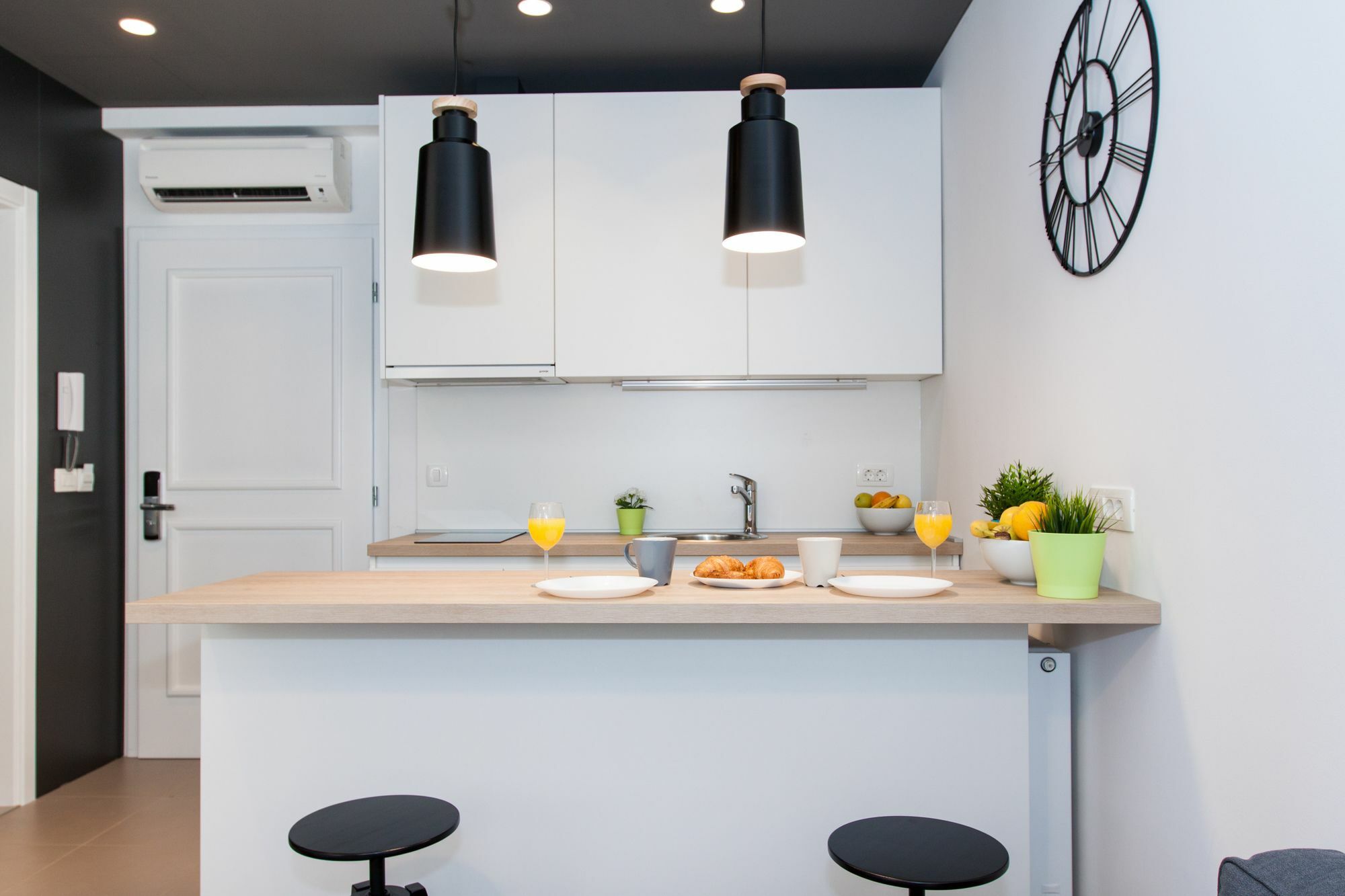 Loox Apartments Hatzova Загреб Екстериор снимка